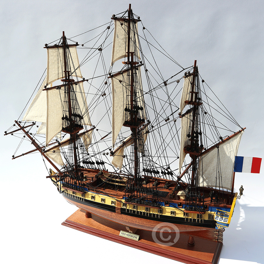 Tại sao nên chọn Mô hình thuyền gỗ làm quà tặng? 7 MÔ HÌNH THUYỀN GỖ LA FAYERRE HERMIONE PAINTED