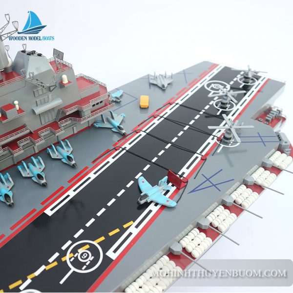 Thuyền Chiến Admiral Kuznetsov