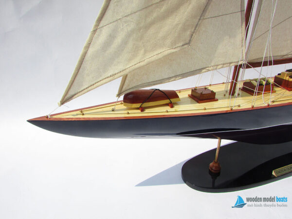 Endeavour-Painted-Sailing-Boat-Model-19-(18) Mô Hình Thuyền Buồm