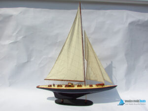 Endeavour-Painted-Sailing-Boat-Model-19-(2) Mô Hình Thuyền Buồm