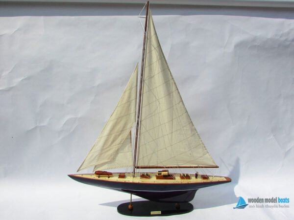 Endeavour-Painted-Sailing-Boat-Model-19-(6) Mô Hình Thuyền Buồm