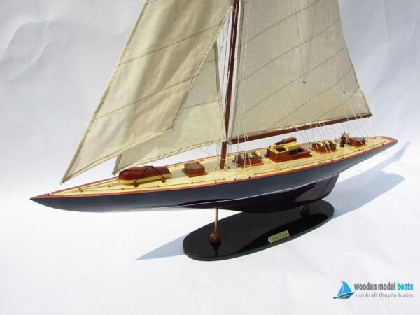 Endeavour-Painted-Sailing-Boat-Model-19-(7) Mô Hình Thuyền Buồm