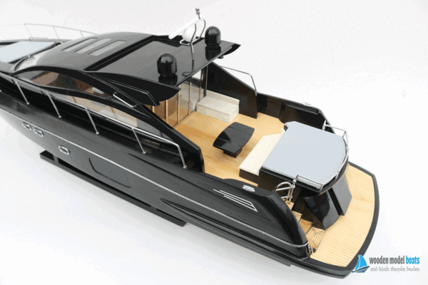 Mô Hình Du Thuyền Sunseeker Predator 64 Đen 91Cm (1)