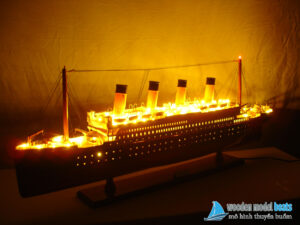 Mô Hình Thuyền Đèn Rms Titanic (special Edition) 100cm