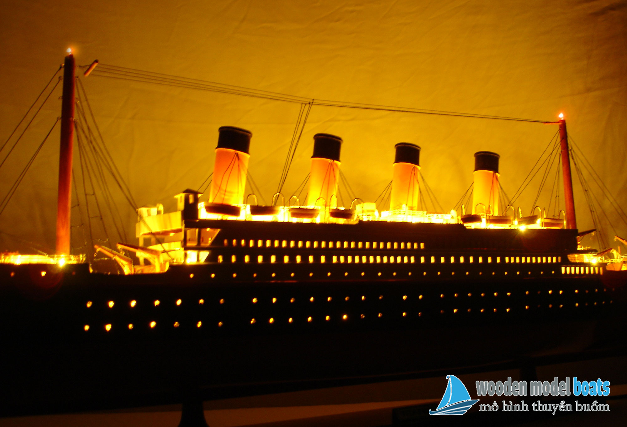 Mô Hình Thuyền Đèn Rms Titanic (Special Edition) 100Cm