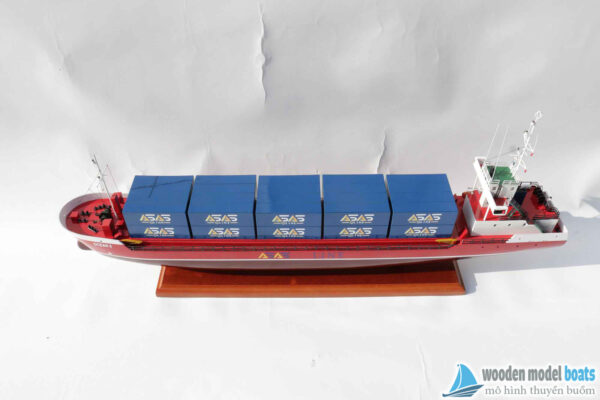 Ocean-5-container-ship-model-(8)