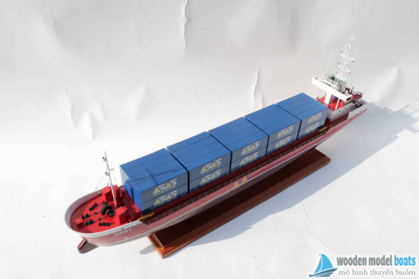 Ocean-5-container-ship-model-(9)