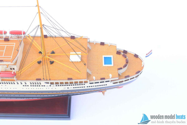 Red-black-hull-ss-nieuw-amsterdam-ship-model-(9)