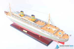 Ss-nieuw-amsterdam-ship-model-(1)