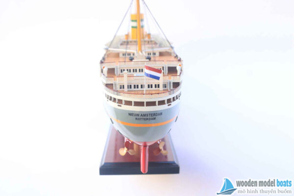 Ss-nieuw-amsterdam-ship-model-(3)