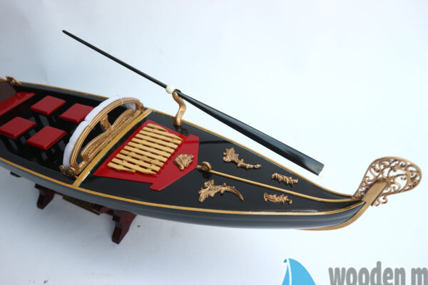 Mô Hình Thuyền Venetian Gondola Sơn Đen (13)